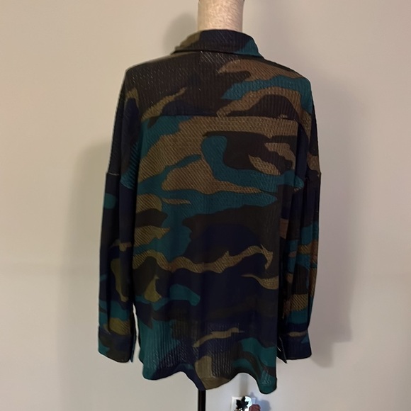Ladies French Laundry button down long sleeve shirt NWT size large Camo print. - Picture 5 of 9